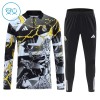 Real Madrid Marvel Kind Trainings Sweatshirt Pak 2026-27 Kwart-Zip Zwarte Real Madrid Marvel Kind Trainings Sweatshirt Pak 2026-27 Kwart-Zip Zwarte